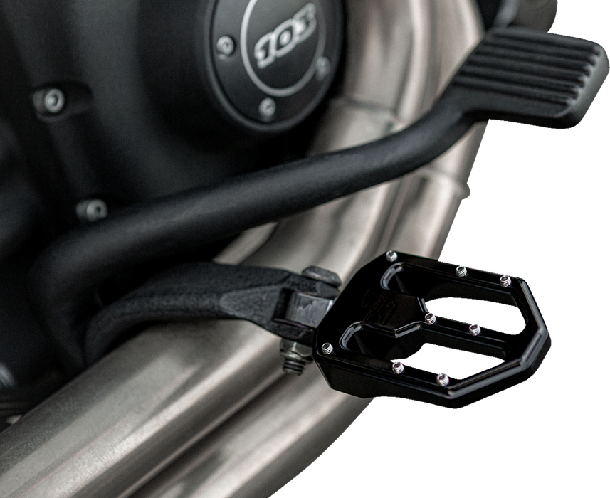 Moto V1 Pegs - Male - Black