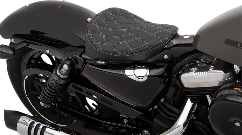 Bobber Solo Seat - Double Diamond - Silver Stitch - '10-'22 XL