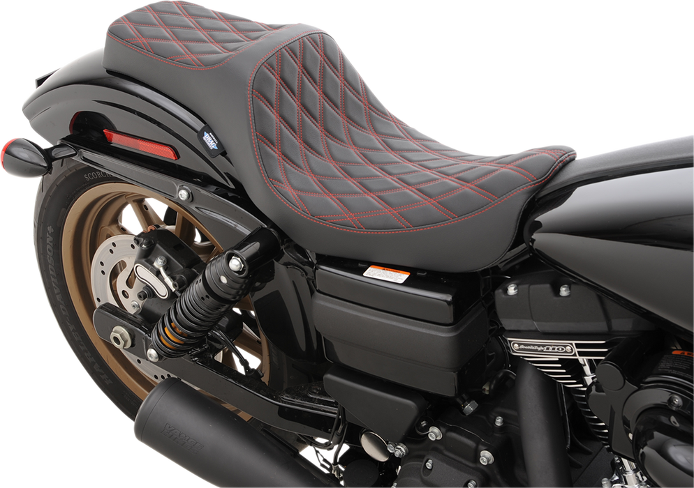 Predator III Seat - Double Diamond - Red Stitching - FXD/FLD '06-'17