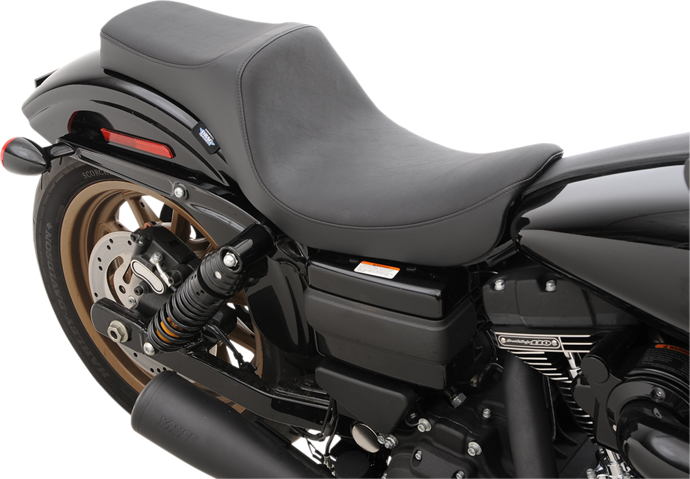 Predator III Seat - Smooth - Black - FXD/FLD '06-'17