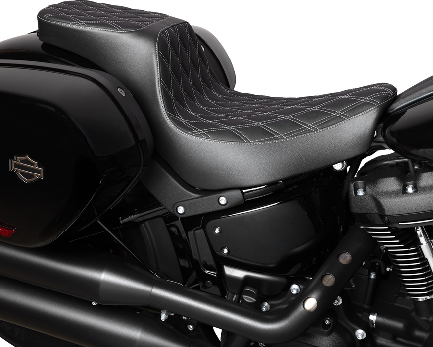 Predator 2-Up Seat - Vinyl - Double Diamond - Silver Stitching - FLSB/FXLRS '18-'24
