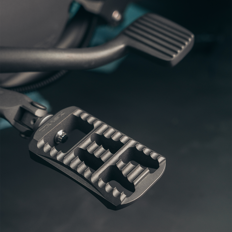 Assault Series Platform Pegs - Harley Davidson FXR