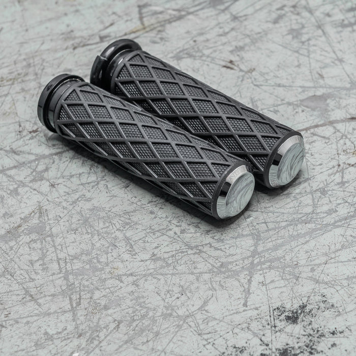 Diamond Grips, Chrome