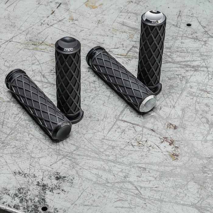 Diamond Grips, Chrome