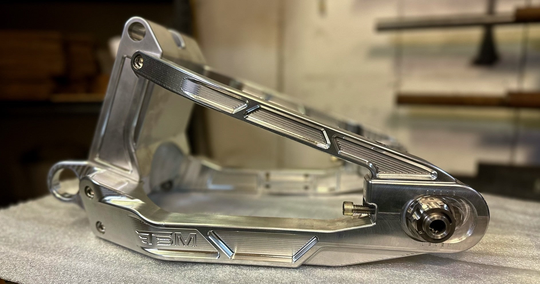 TSM M8 Softail billet swingarm — Ramjet Racing