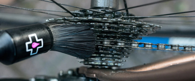 DRIVETRAIN DETAILING BRUSH