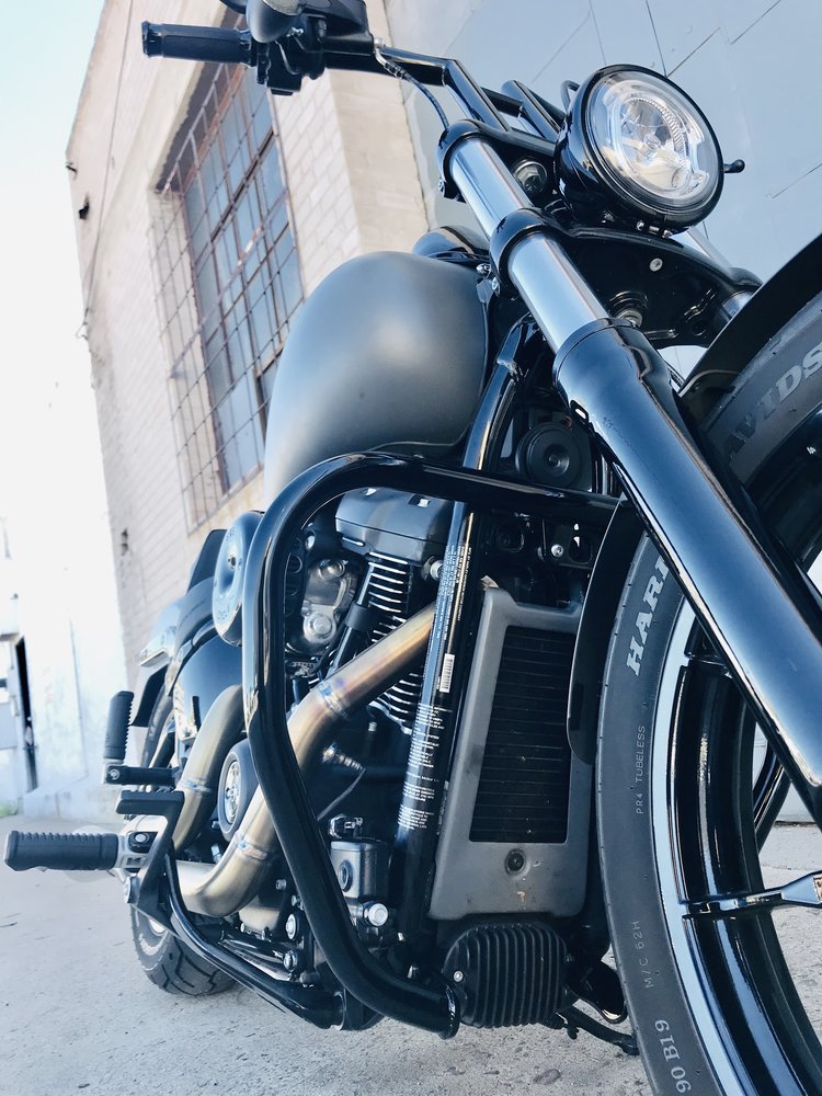 FXR DIVISION NARROW CRASH BAR - M8 SOFTAIL