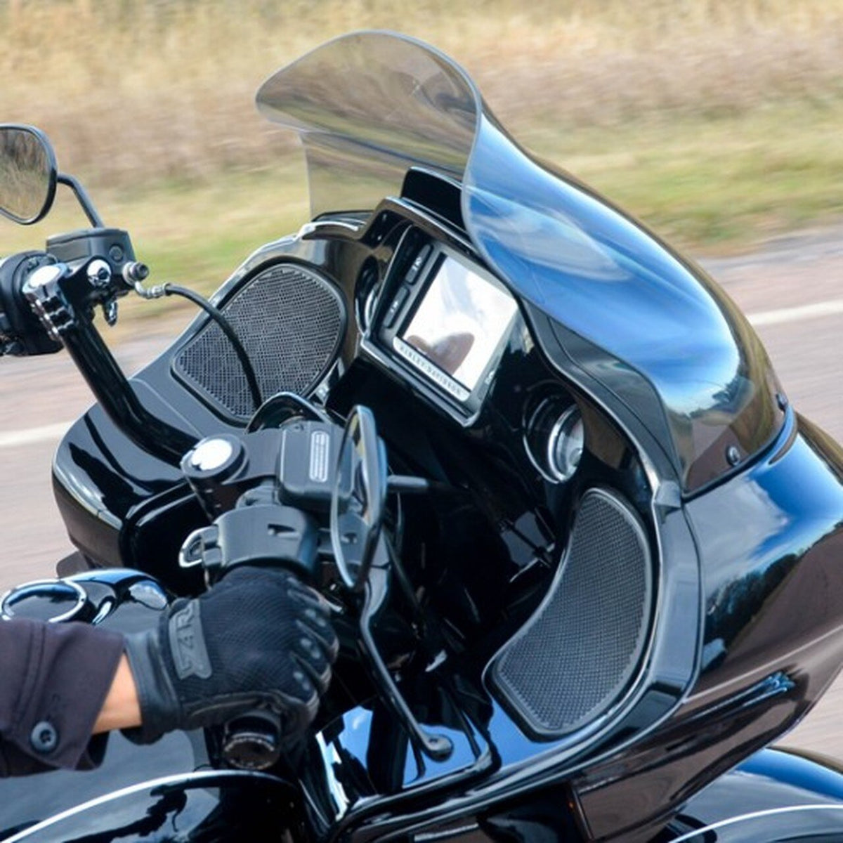 クロックワークス Pro Touring Flare 12インチ　ダークスモーク Amazon.com: Klock Werks 2015-2023 Road Glide Pro Touring Flare (12